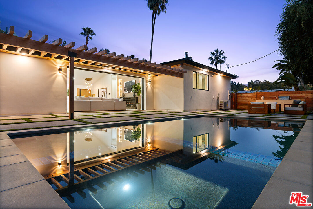 2171 San Ysidro Dr