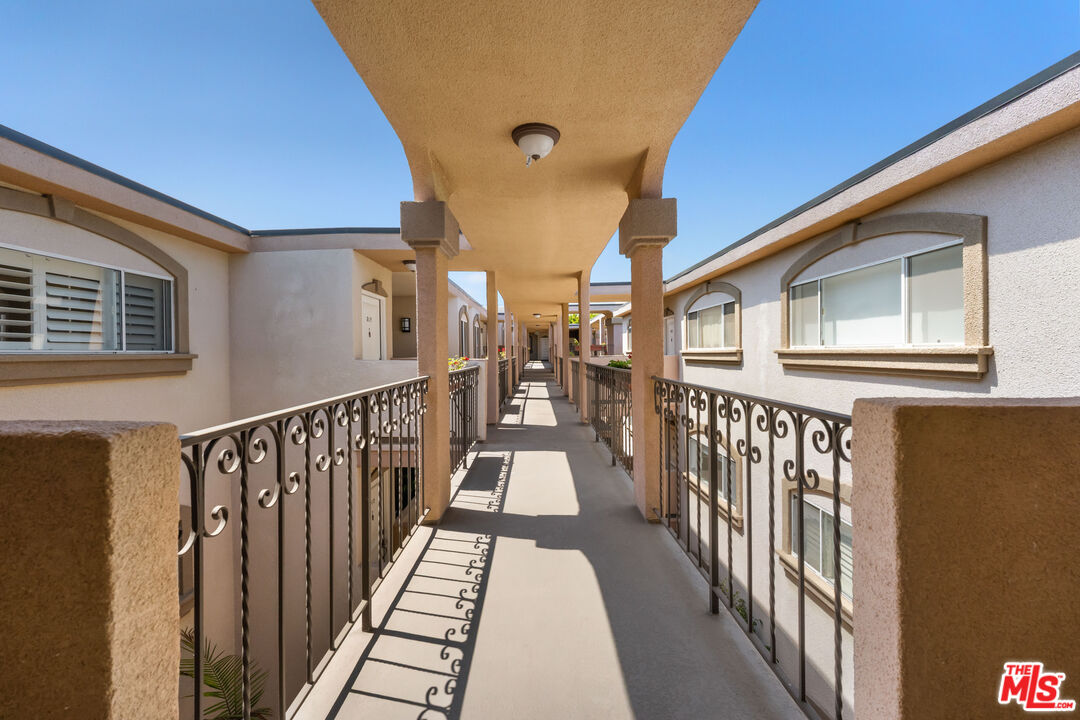 222 7th St Unit: 301