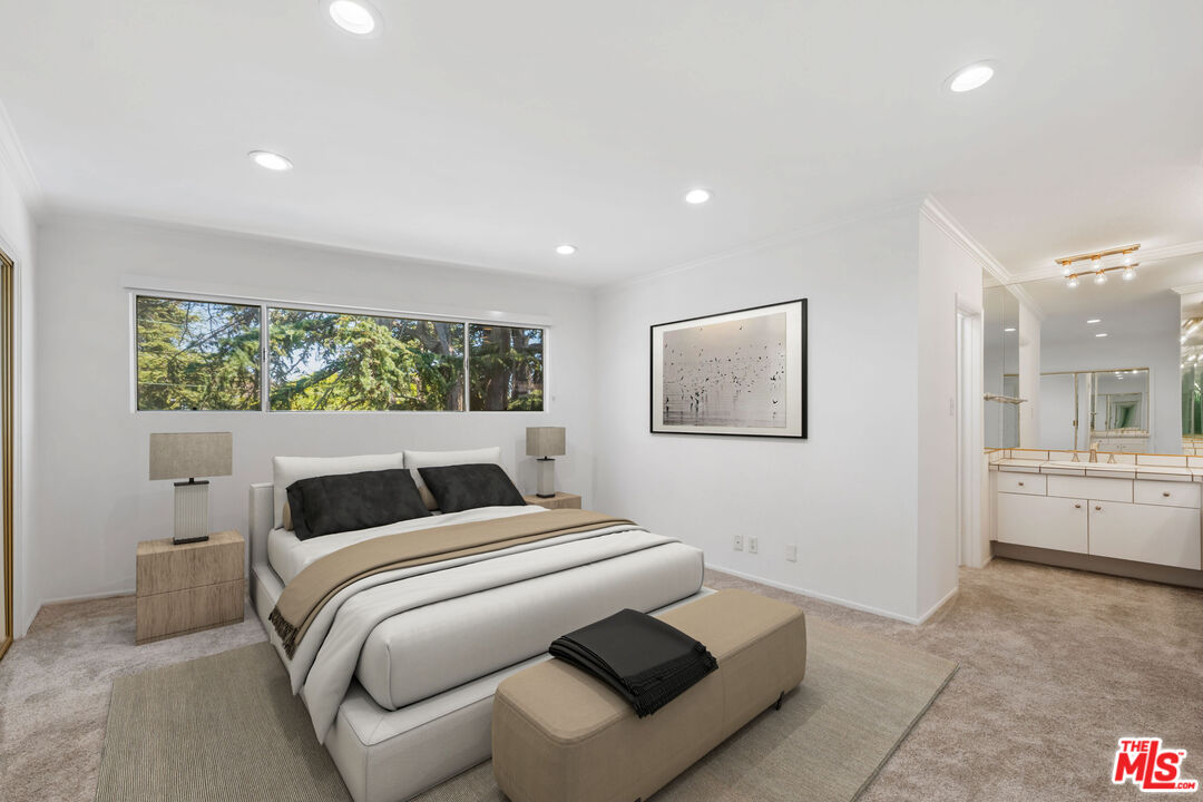 222 7th St Unit: 301