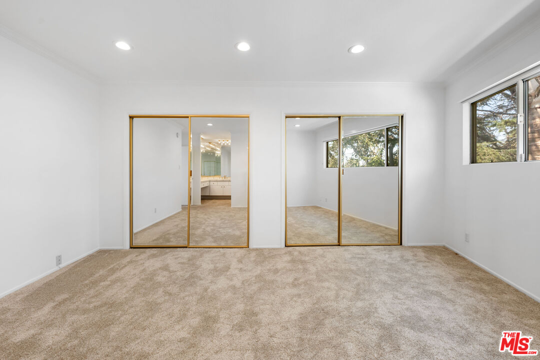222 7th St Unit: 301