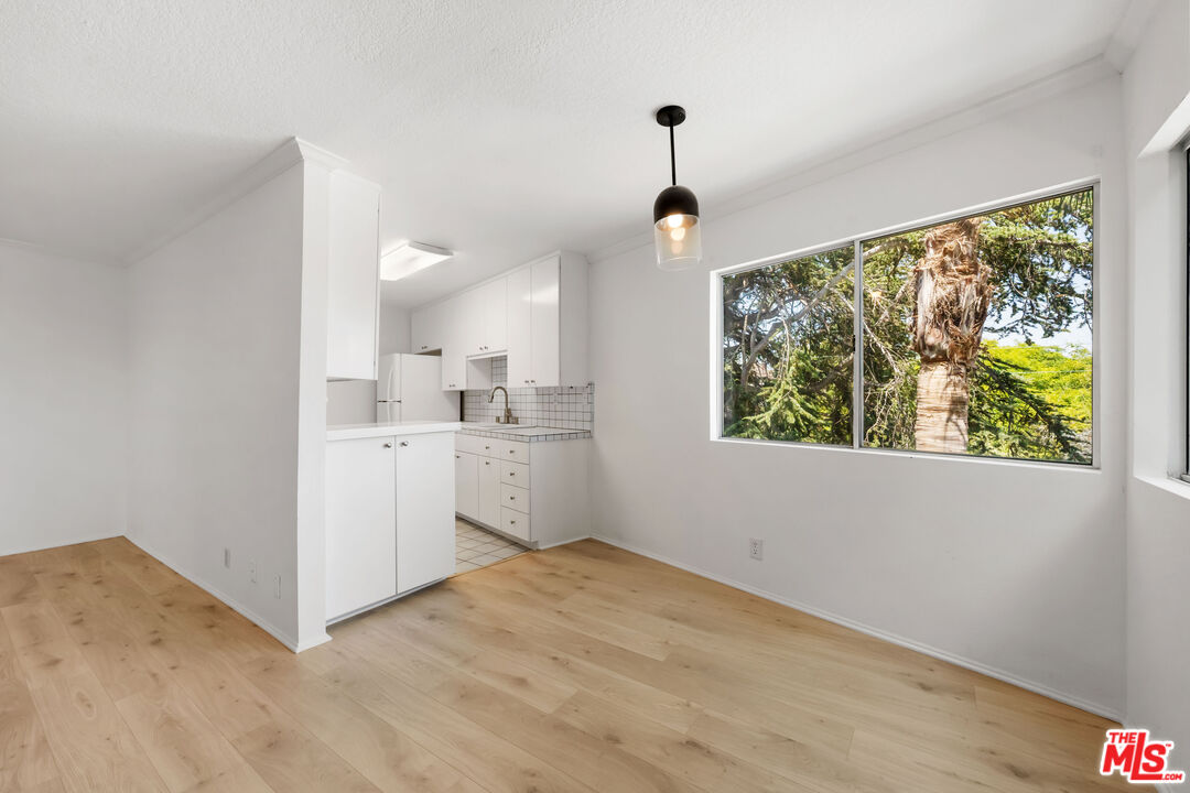 222 7th St Unit: 301