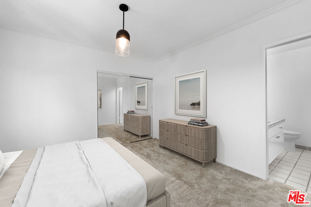 222 7th St Unit: 301