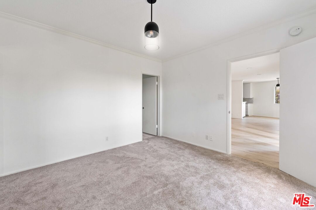 222 7th St Unit: 301