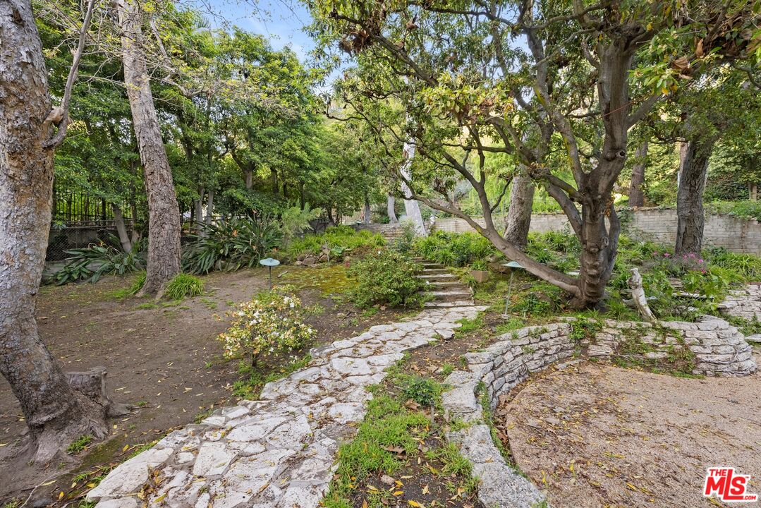 1150 Stone Canyon Rd