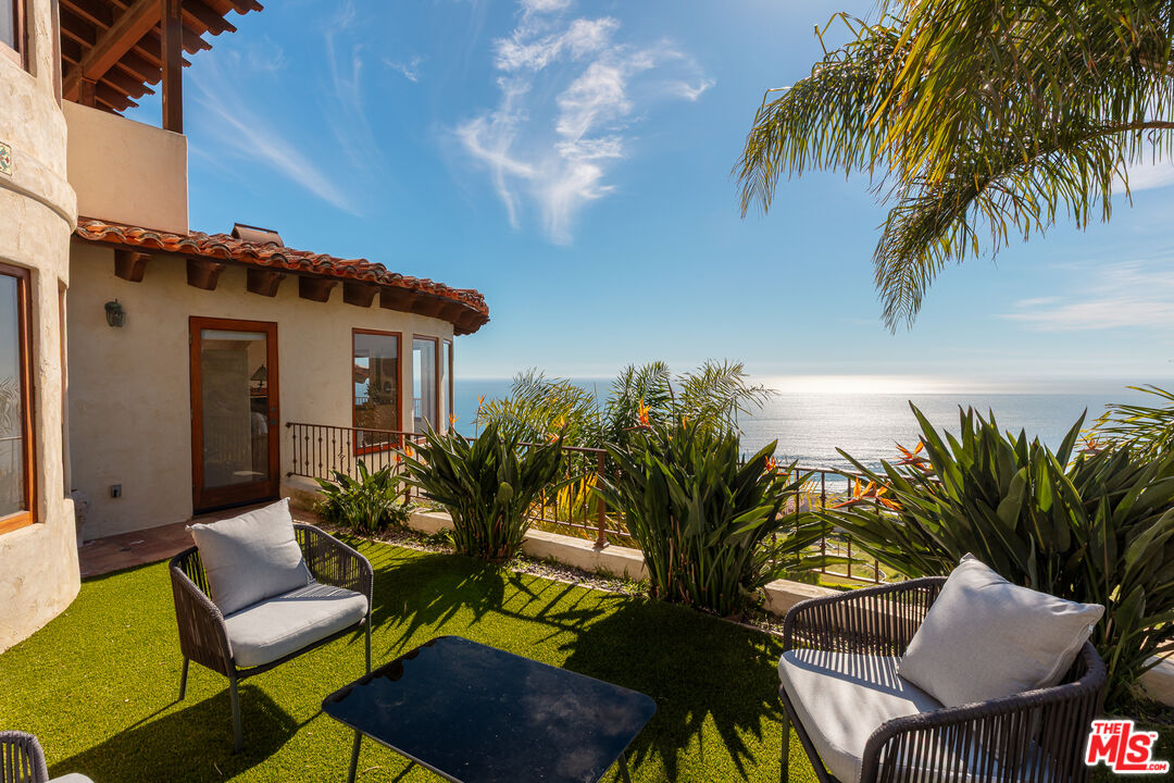 4240 Avenida De La Encinal