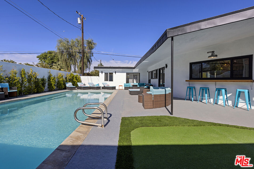 44251 Russell Ln