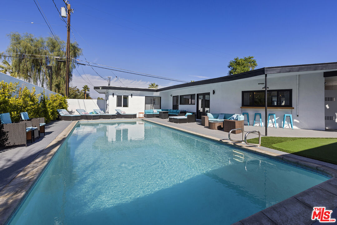 44251 Russell Ln