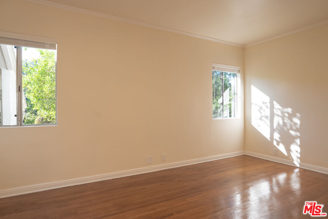 2401 Meadow Valley Ter