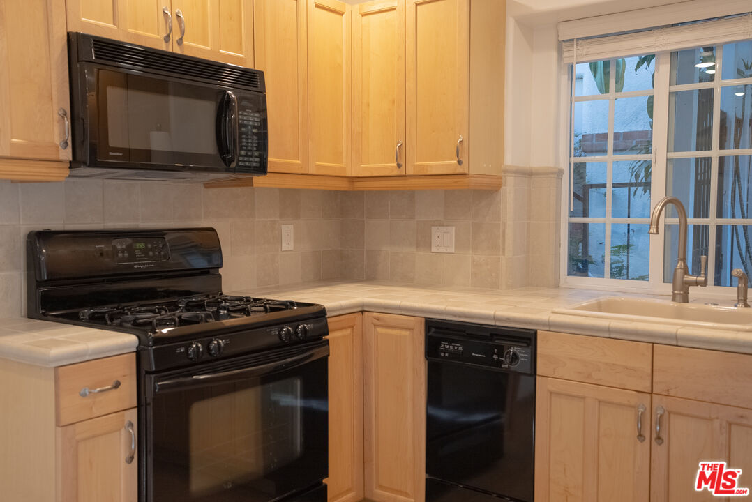 2401 Meadow Valley Ter