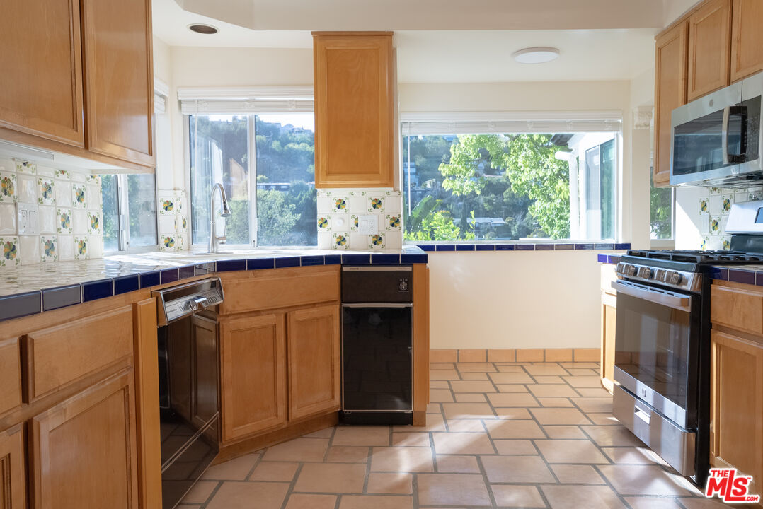 2401 Meadow Valley Ter