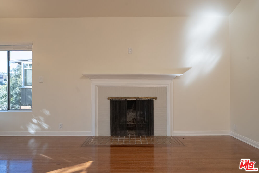 2401 Meadow Valley Ter