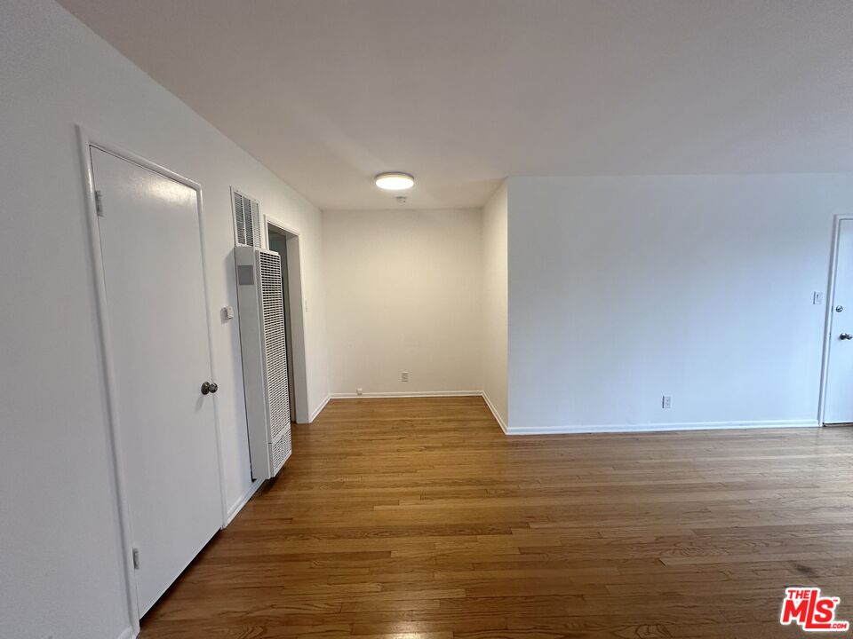 1000 N Orange Grove Ave Unit: 3