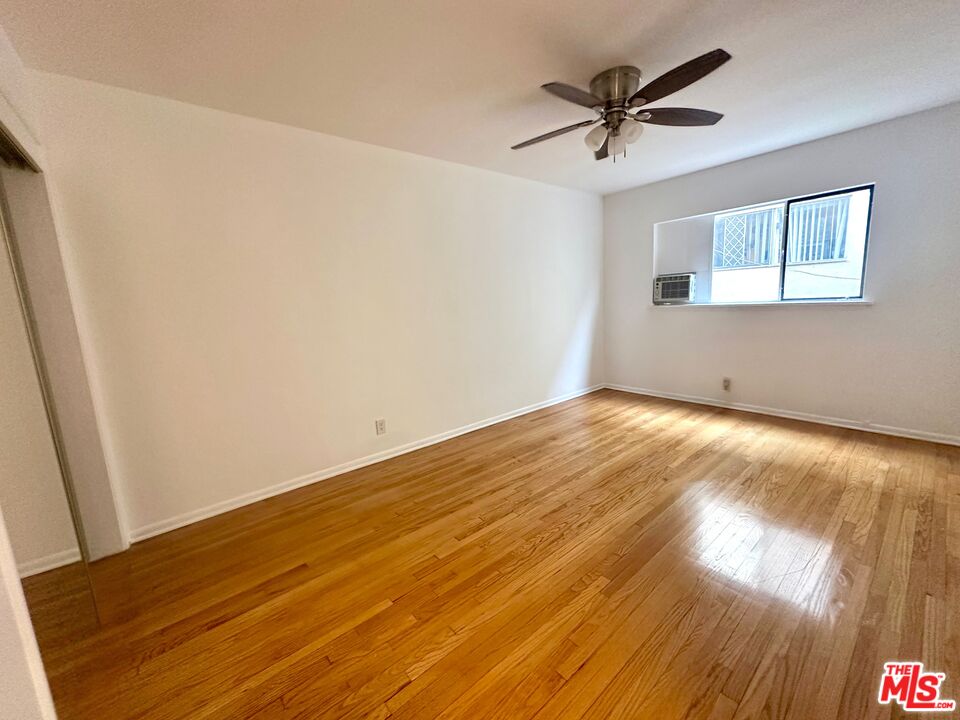 1000 N Orange Grove Ave Unit: 3