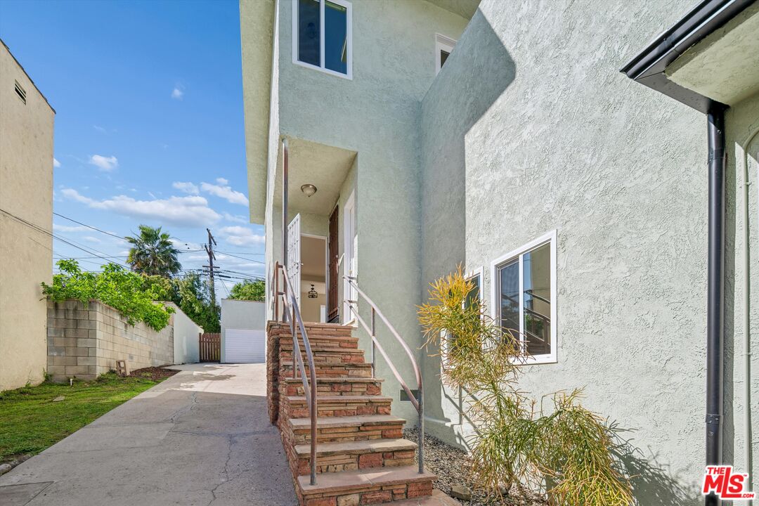 1321 S Mansfield Ave