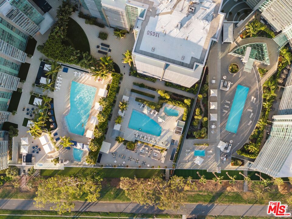 13700 Marina Pointe Dr Unit: 1410