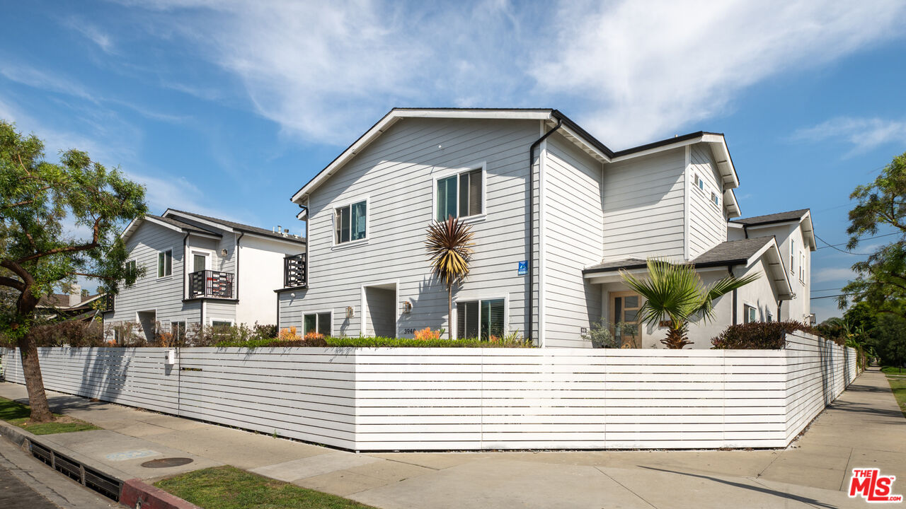 1135 Leighton Ave