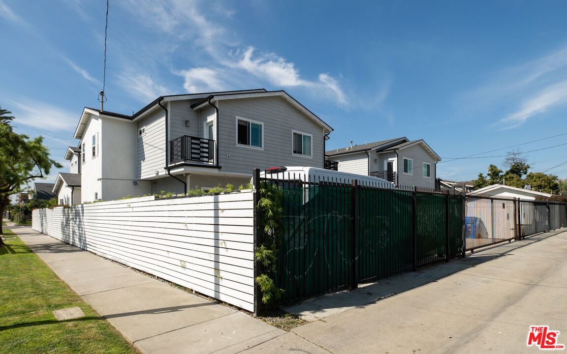 1135 Leighton Ave