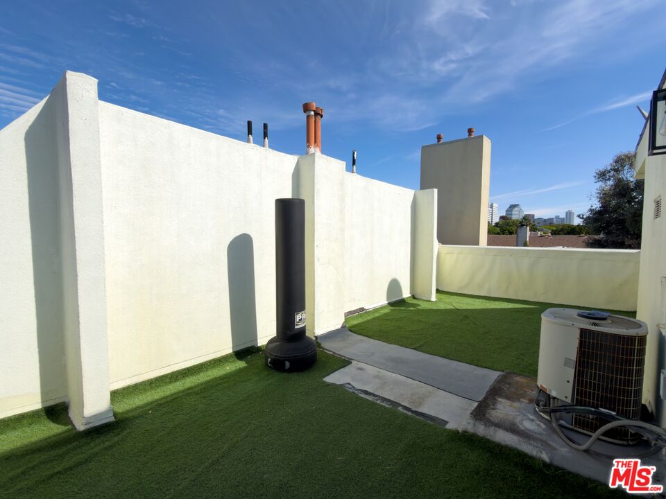 2708 Arizona Ave Unit: C