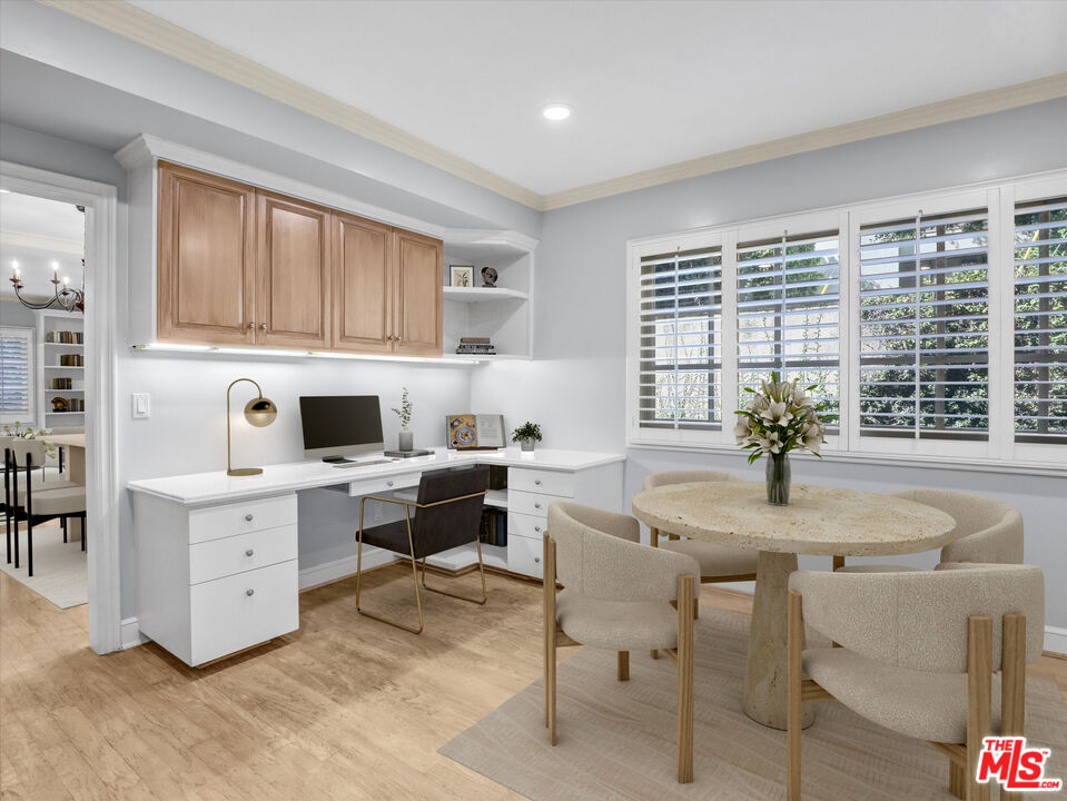 277 S Spalding Dr Unit: 102