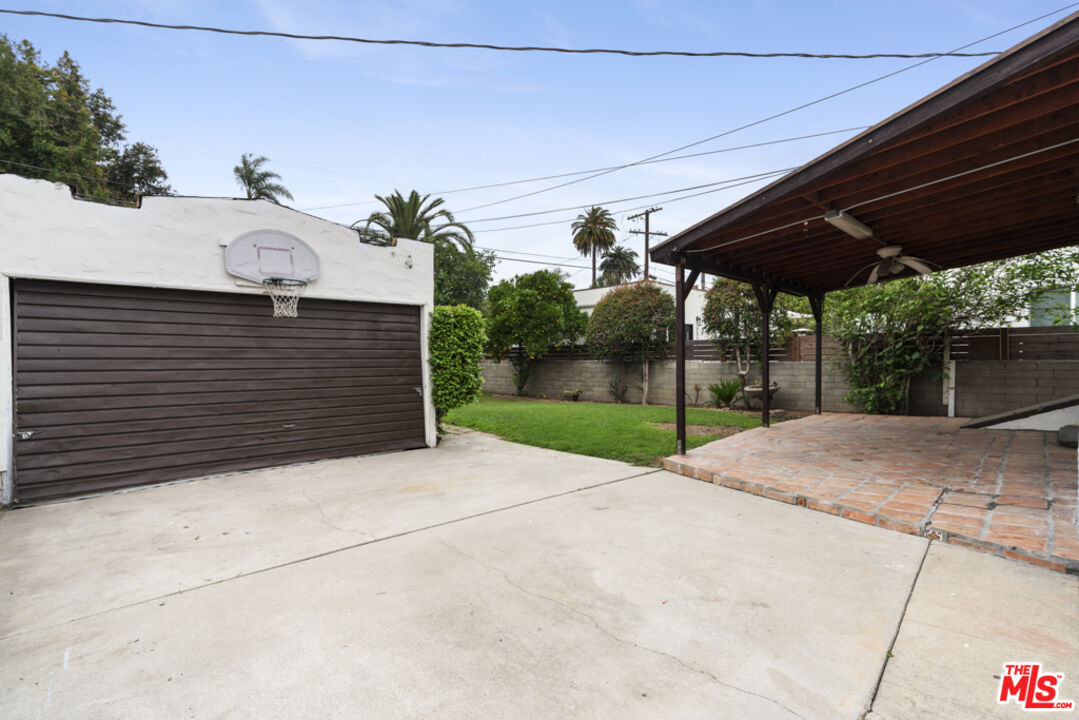 2943 Chesapeake Ave