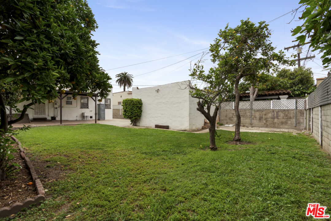 2943 Chesapeake Ave