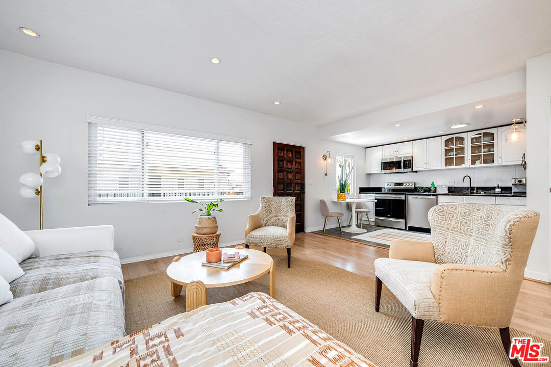 445 Washington Blvd Unit: 10
