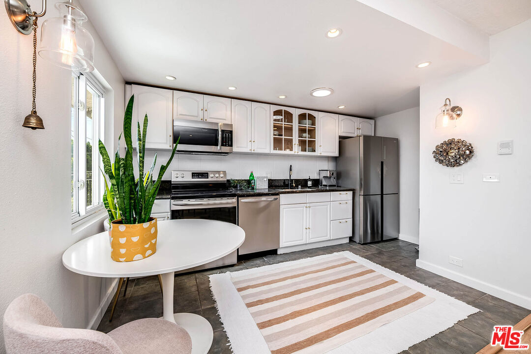 445 Washington Blvd Unit: 10