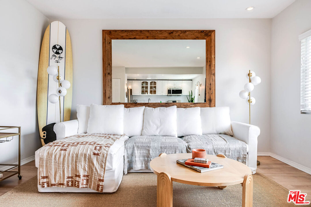 445 Washington Blvd Unit: 10