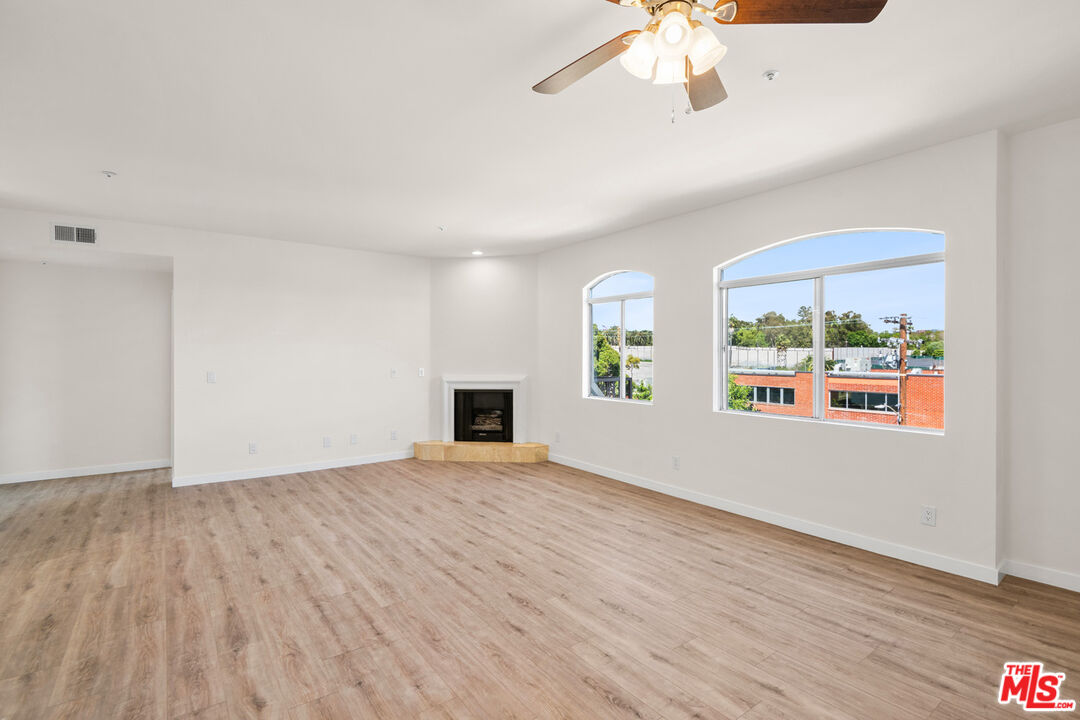 1255 Federal Ave Unit: 401