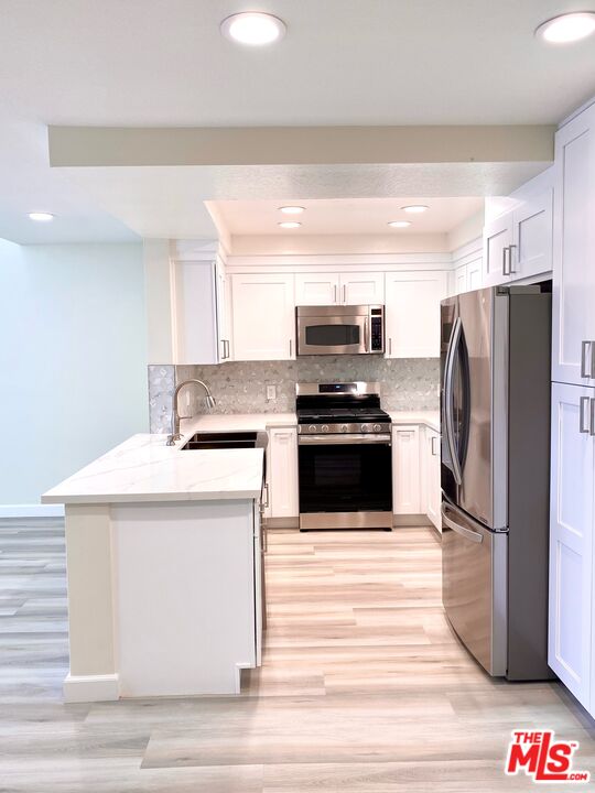 8515 FALMOUTH AVE Unit: 422