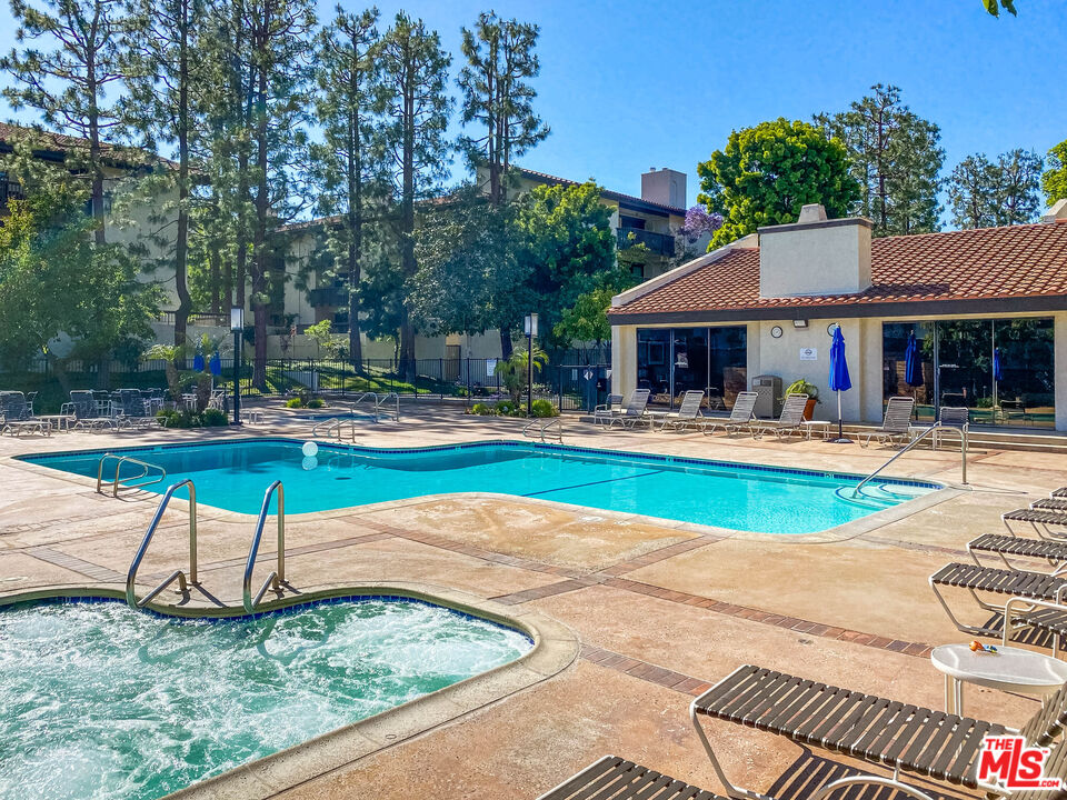 8515 FALMOUTH AVE Unit: 422