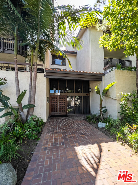 8515 FALMOUTH AVE Unit: 422