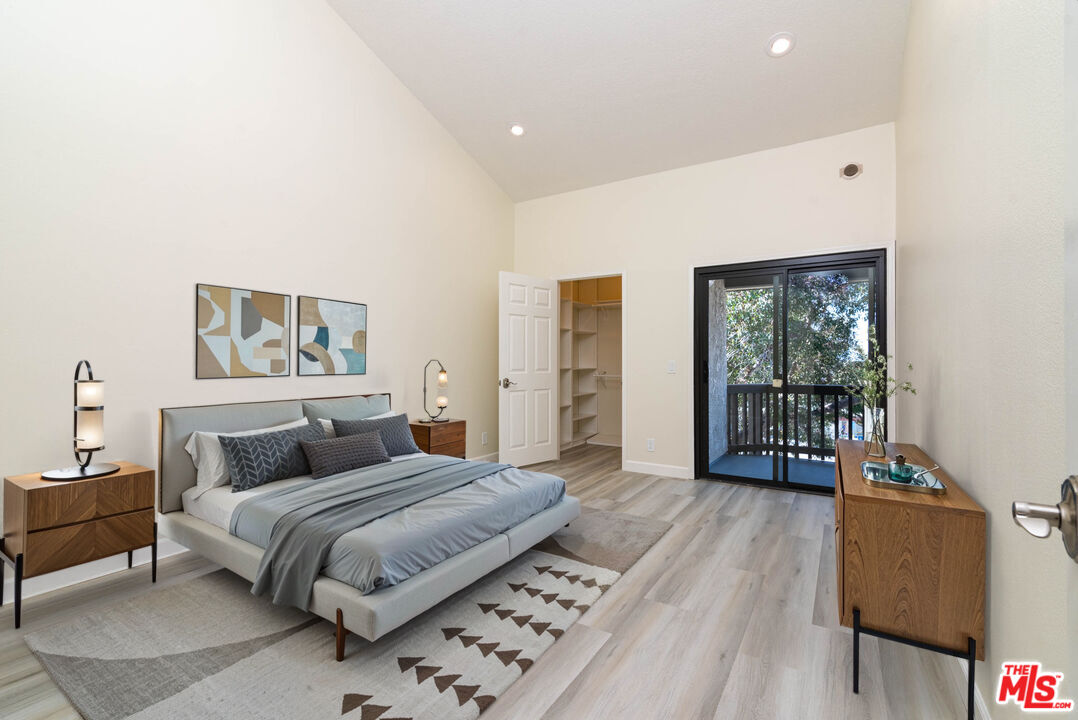 8515 FALMOUTH AVE Unit: 422