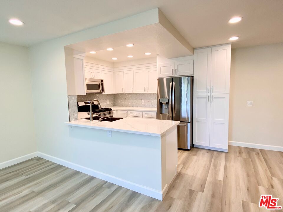 8515 FALMOUTH AVE Unit: 422