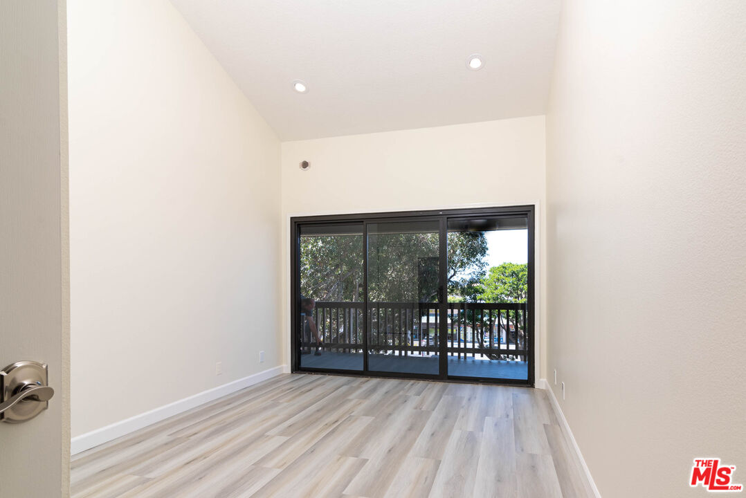 8515 FALMOUTH AVE Unit: 422