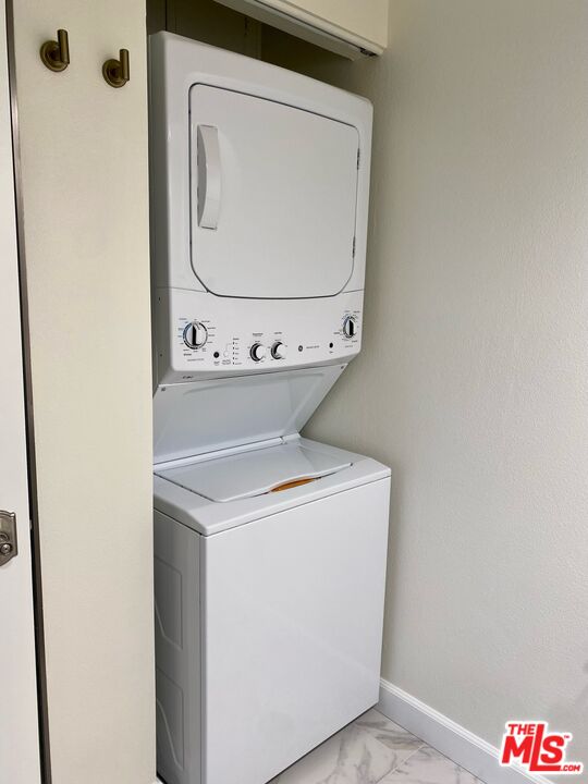 8515 FALMOUTH AVE Unit: 422