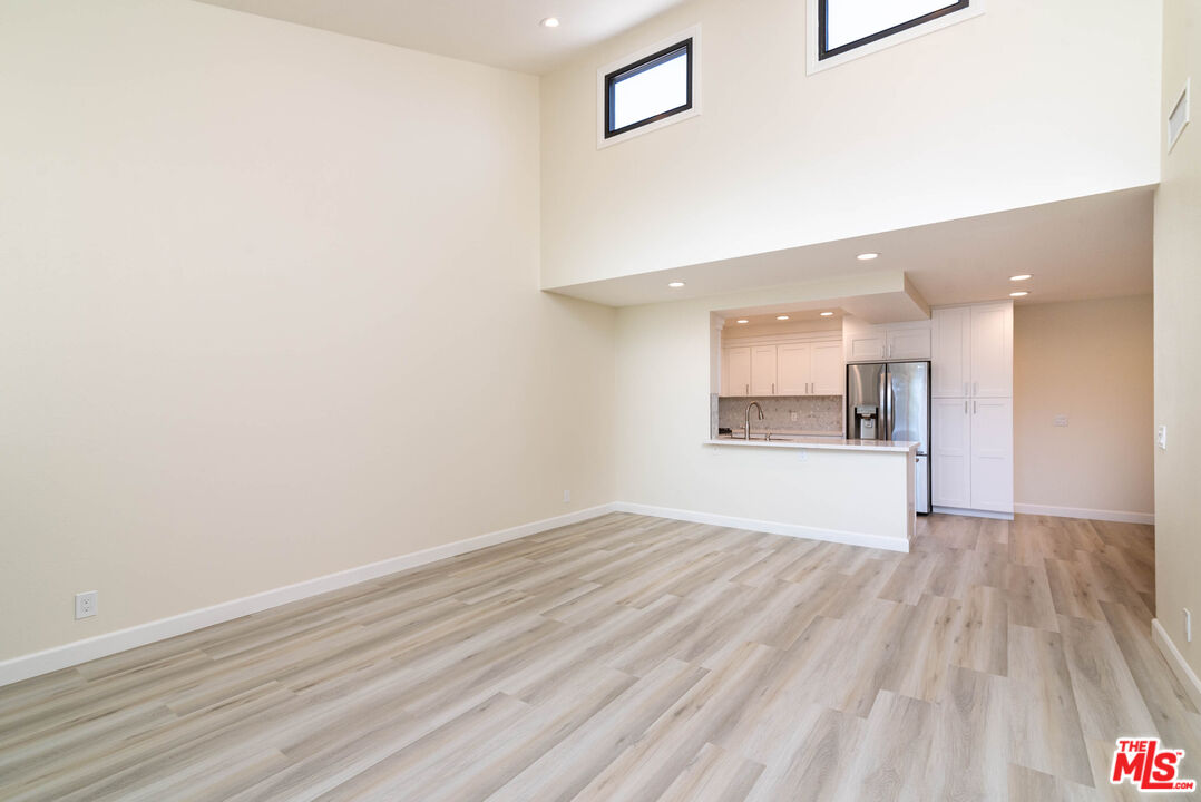 8515 FALMOUTH AVE Unit: 422