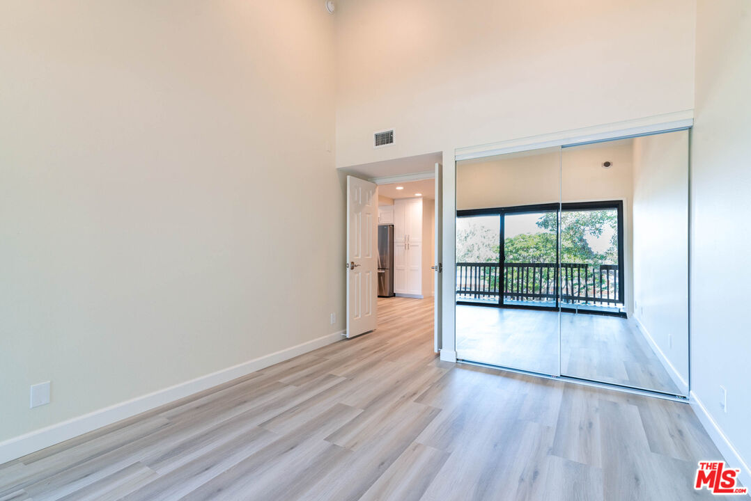 8515 FALMOUTH AVE Unit: 422