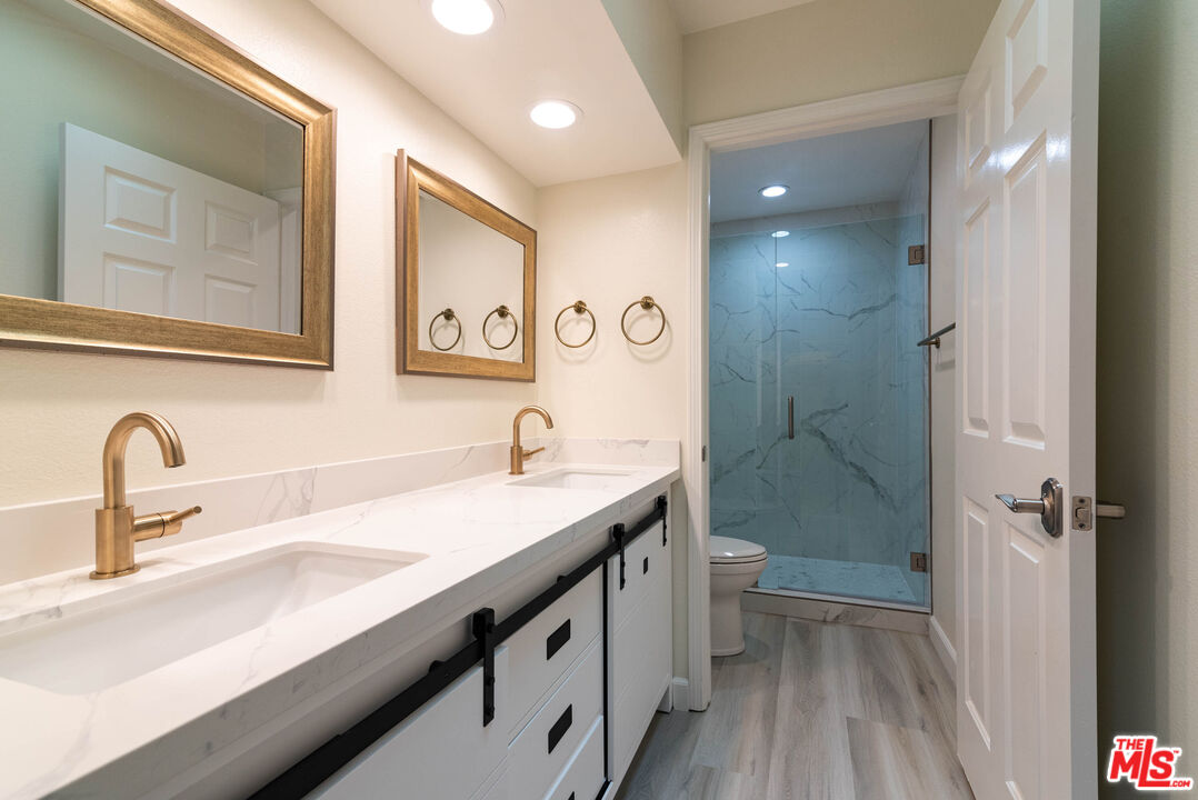 8515 FALMOUTH AVE Unit: 422