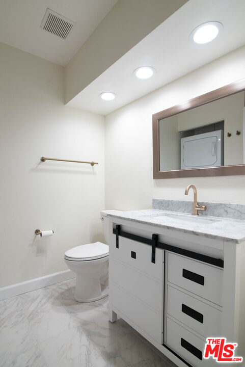 8515 FALMOUTH AVE Unit: 422