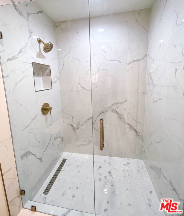 8515 FALMOUTH AVE Unit: 422