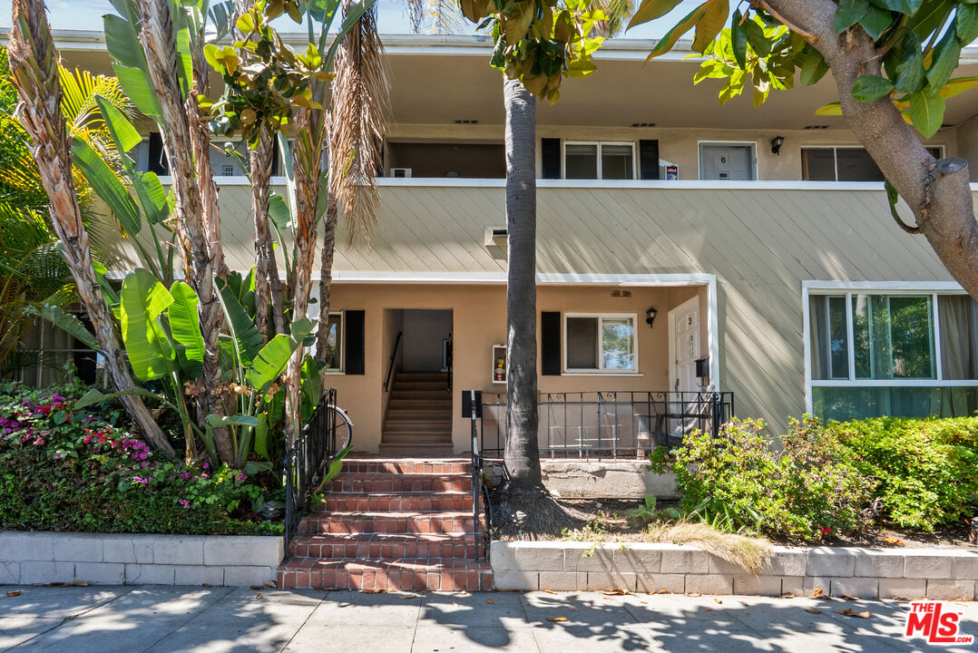 272 S Doheny Dr