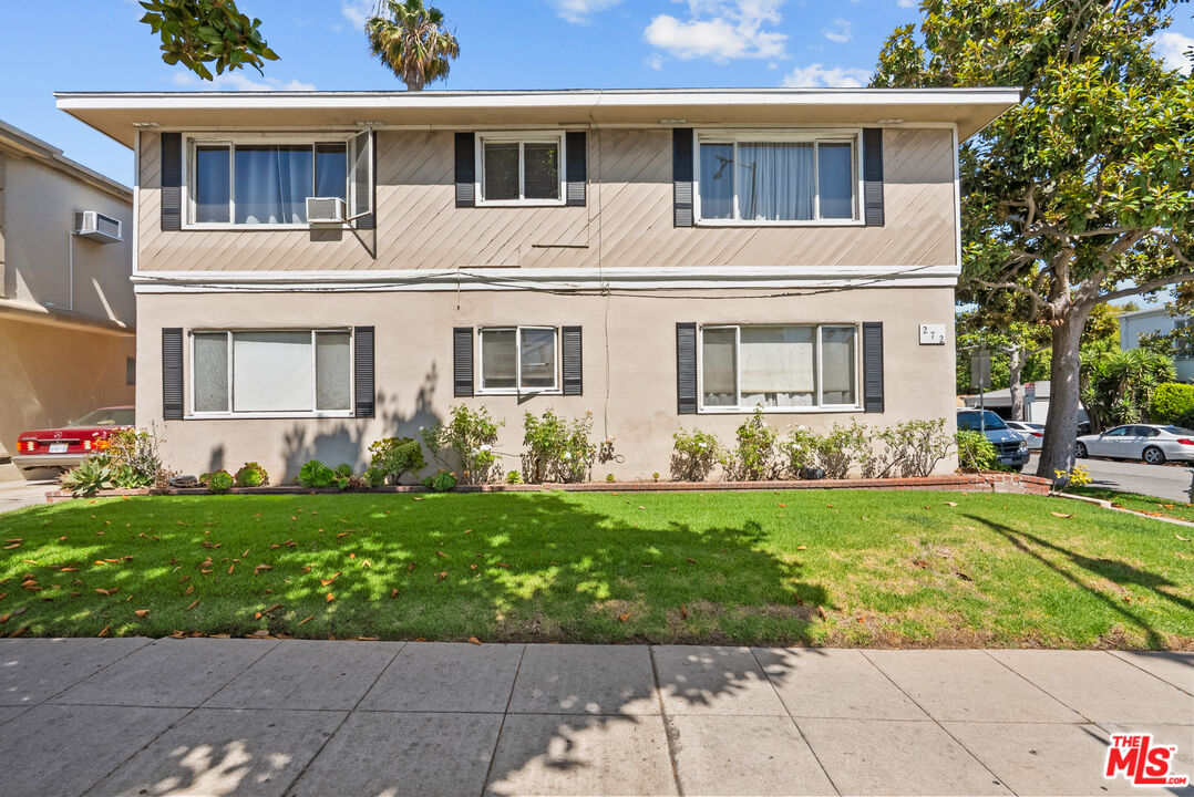 272 S Doheny Dr