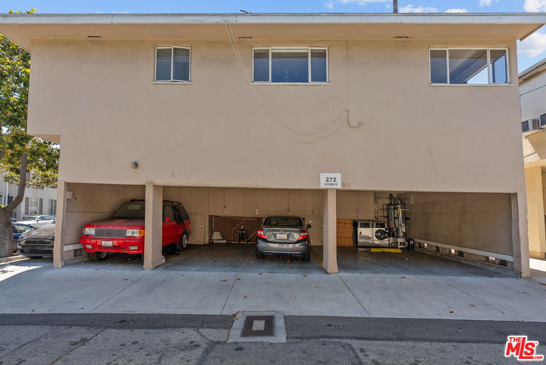 272 S Doheny Dr