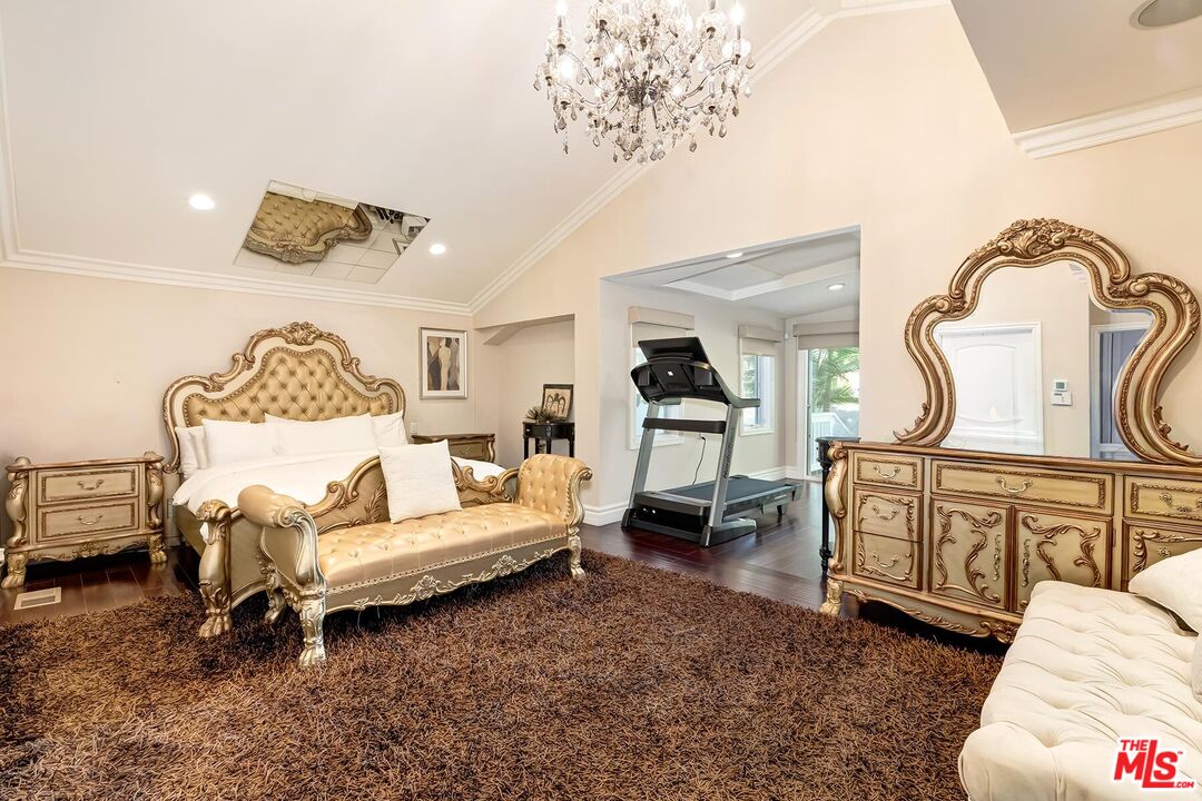 200 S Linden Dr