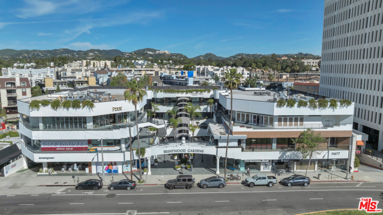 441 S Barrington Ave Unit: 301
