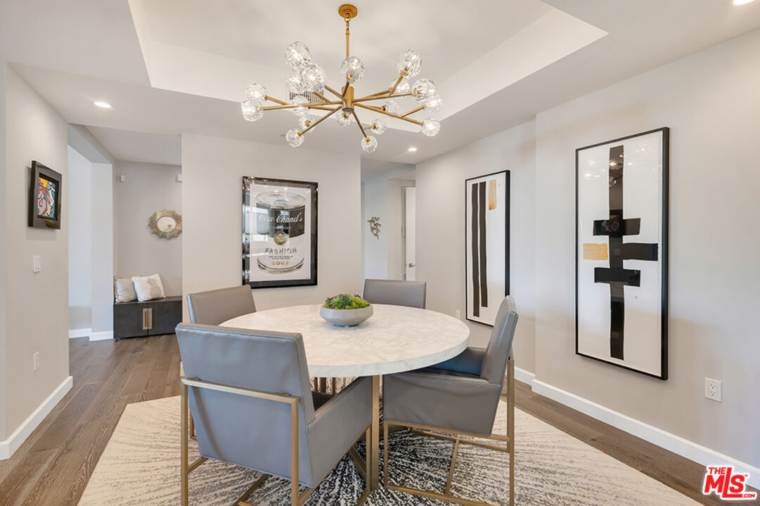 441 S Barrington Ave Unit: 301