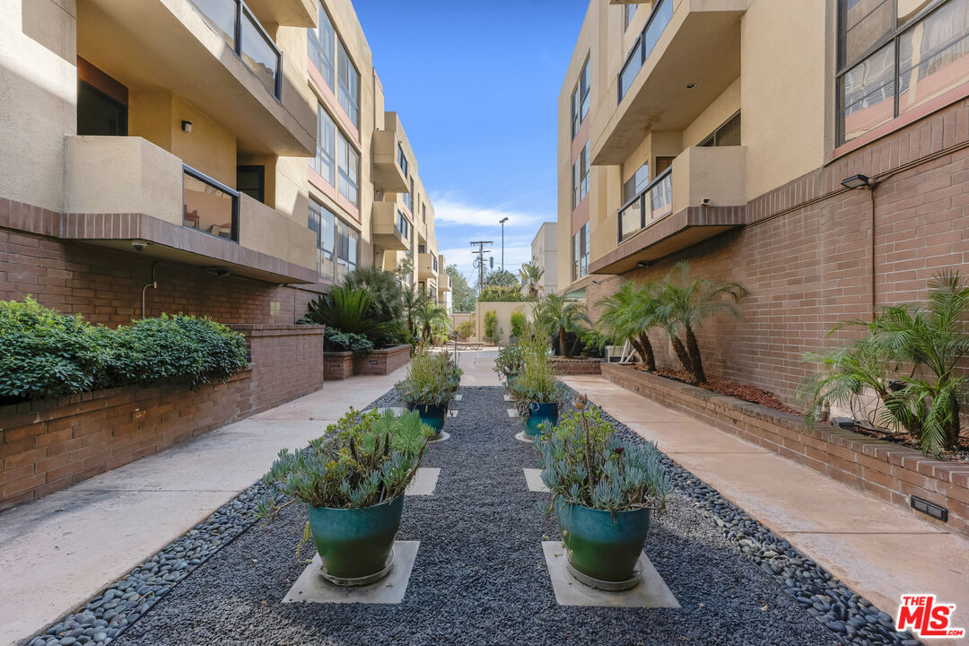235 S Tower Dr Unit: 305