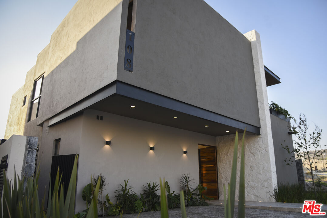 1 La Espiga Ave Unit: 108