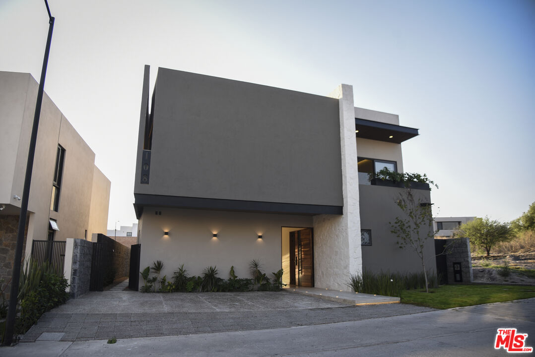 1 La Espiga Ave Unit: 108